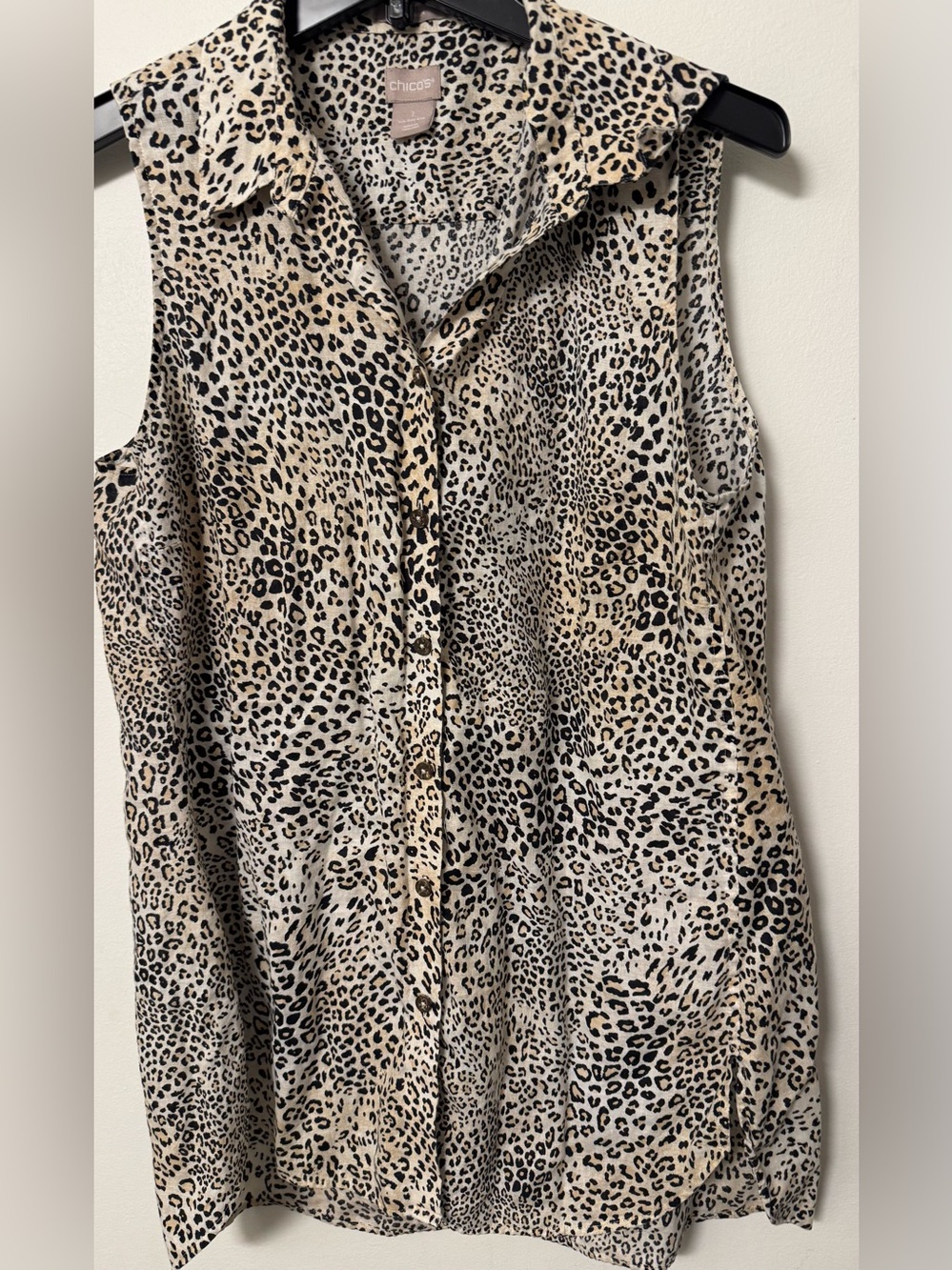 Chico's Sleeveless Leopard Print Button-Down Top in Beige/Black size medium